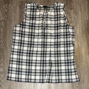 Ann Taylor black and white sleeveless tank top- size large